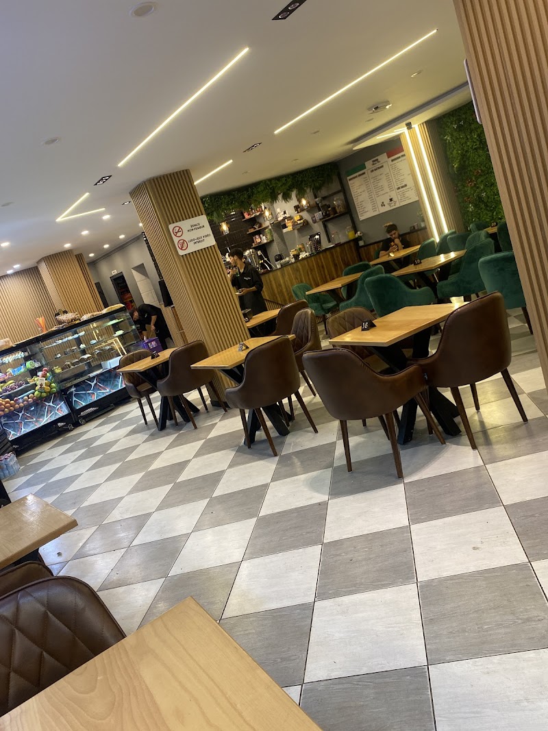 Café Milano +