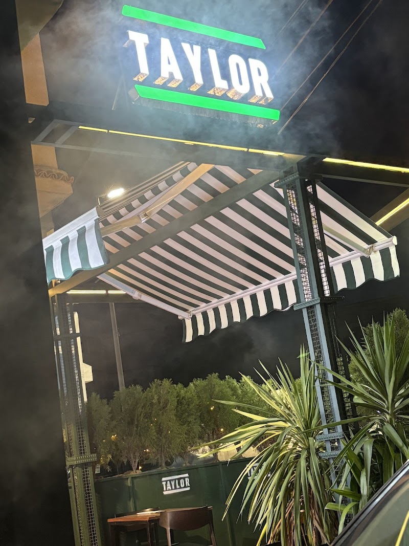 Taylor volcanic burger - Fast food - à Alger